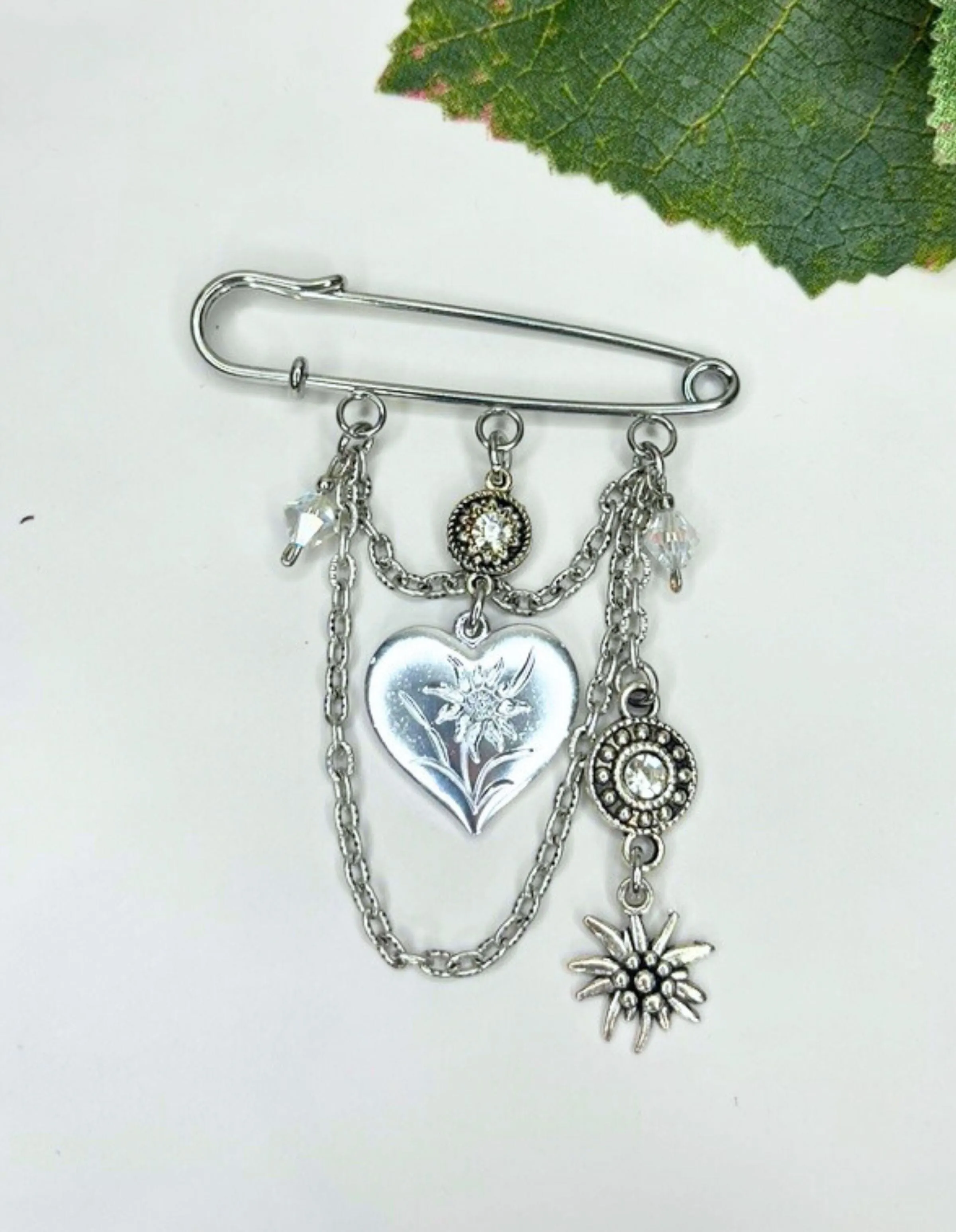 Bavarian Broaches
