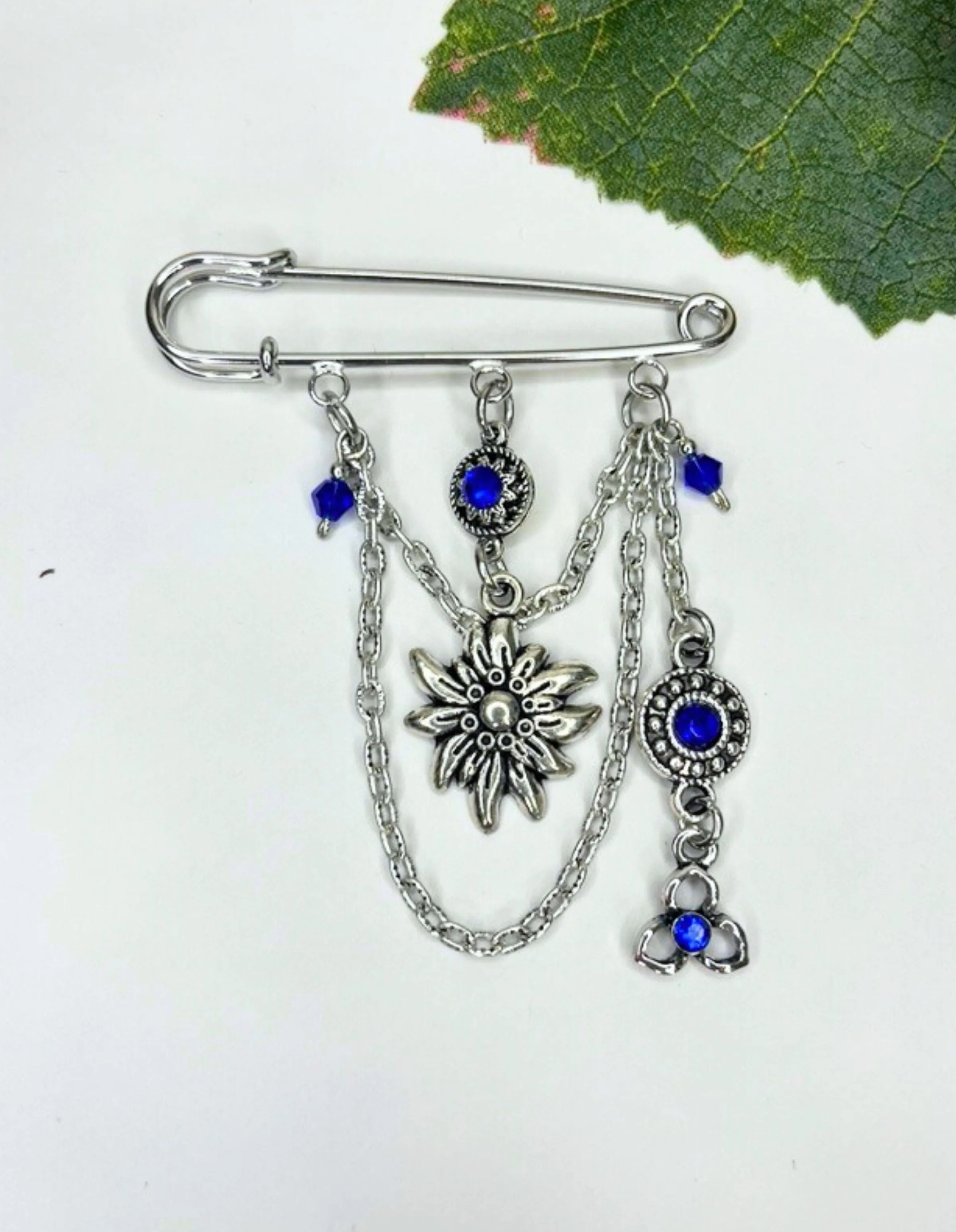Bavarian Broaches