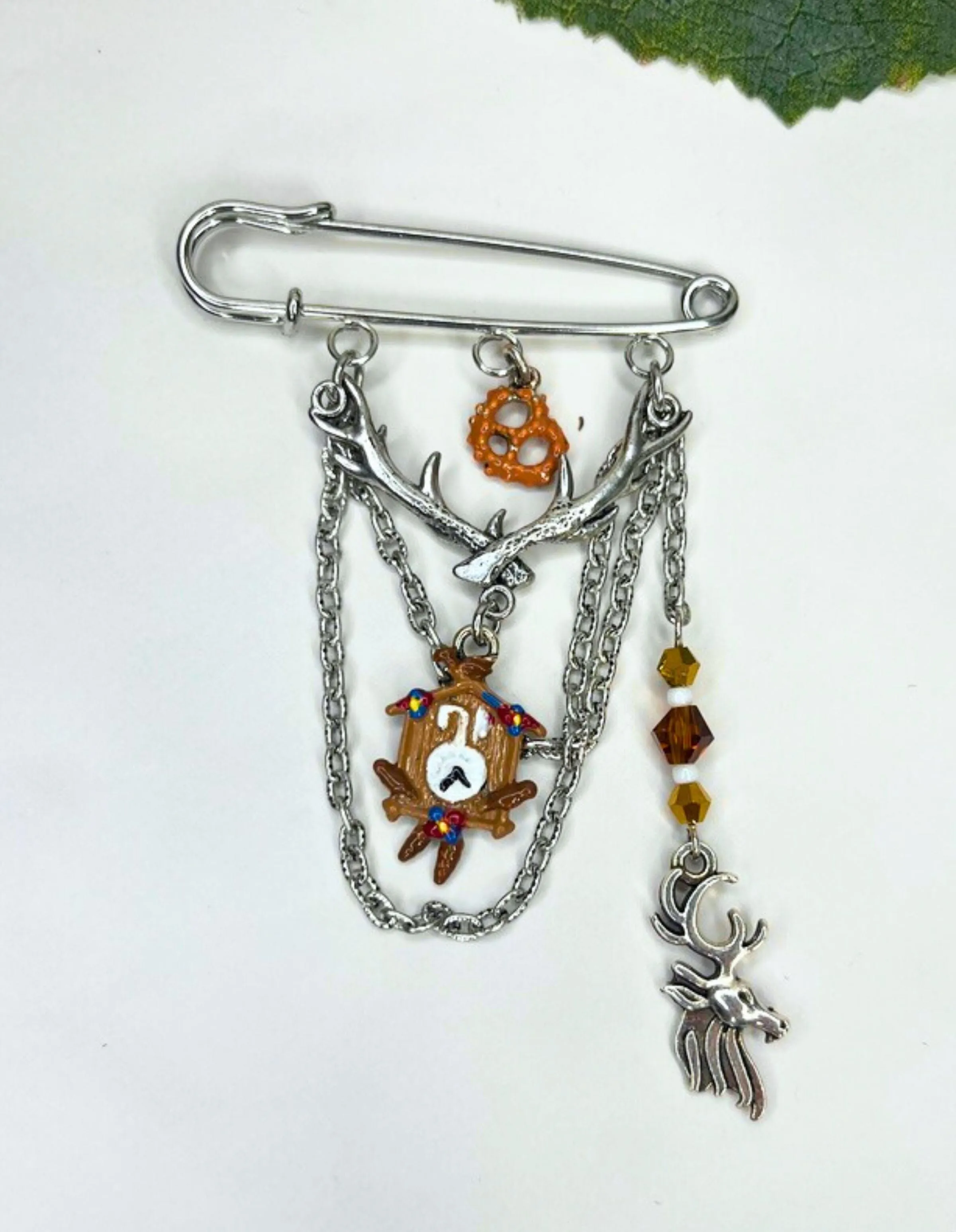 Bavarian Broaches