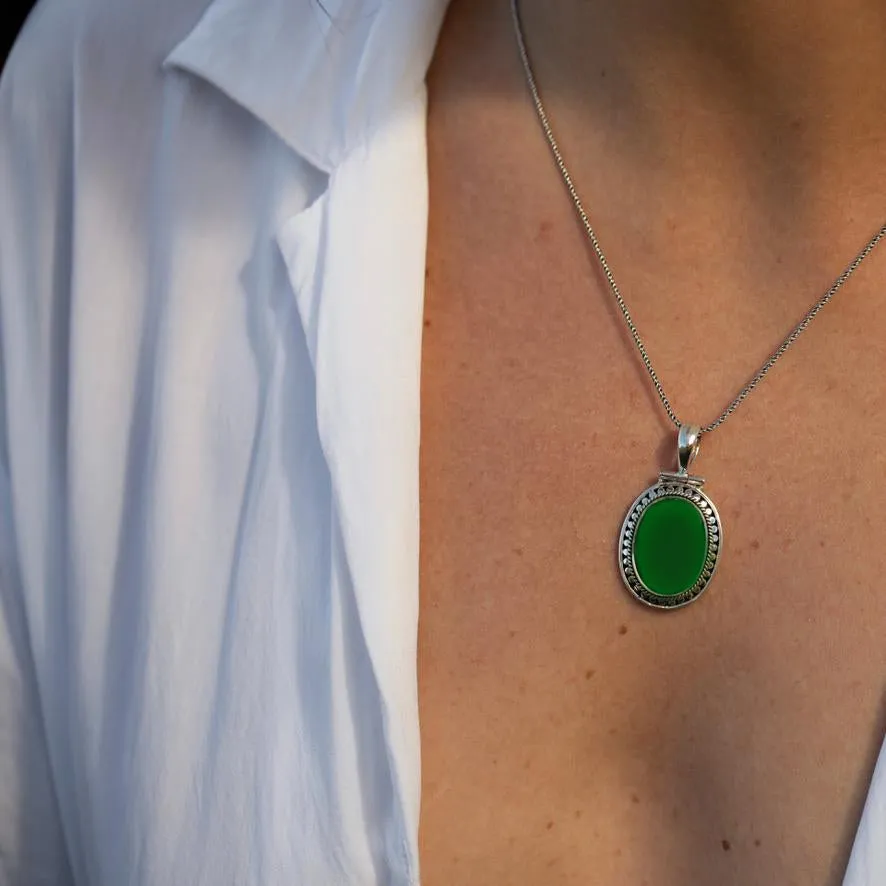Emerald Quartz Oval Pendant - Tulsi
