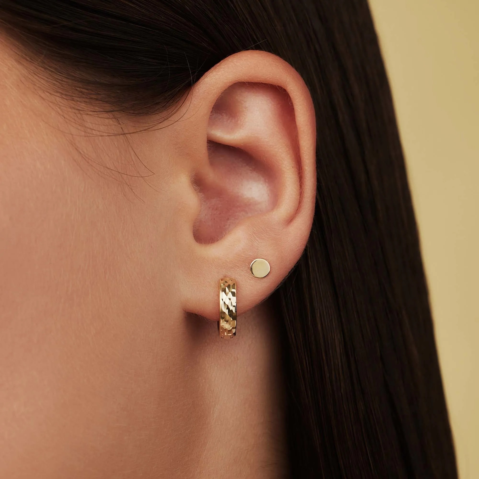 Rivoli Laura 14 karat gold hoop earrings with diamond cut
