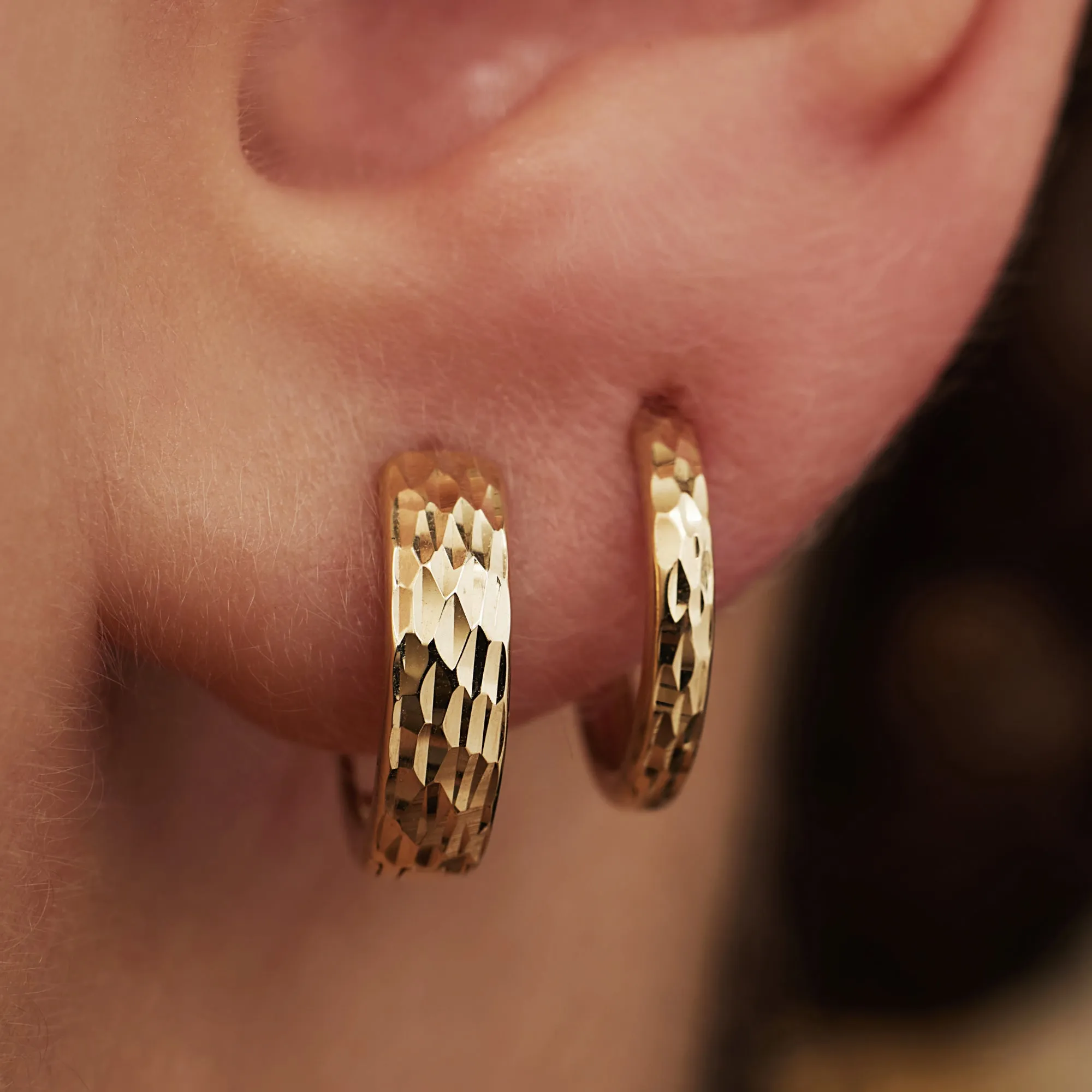 Rivoli Laura 14 karat gold hoop earrings with diamond cut